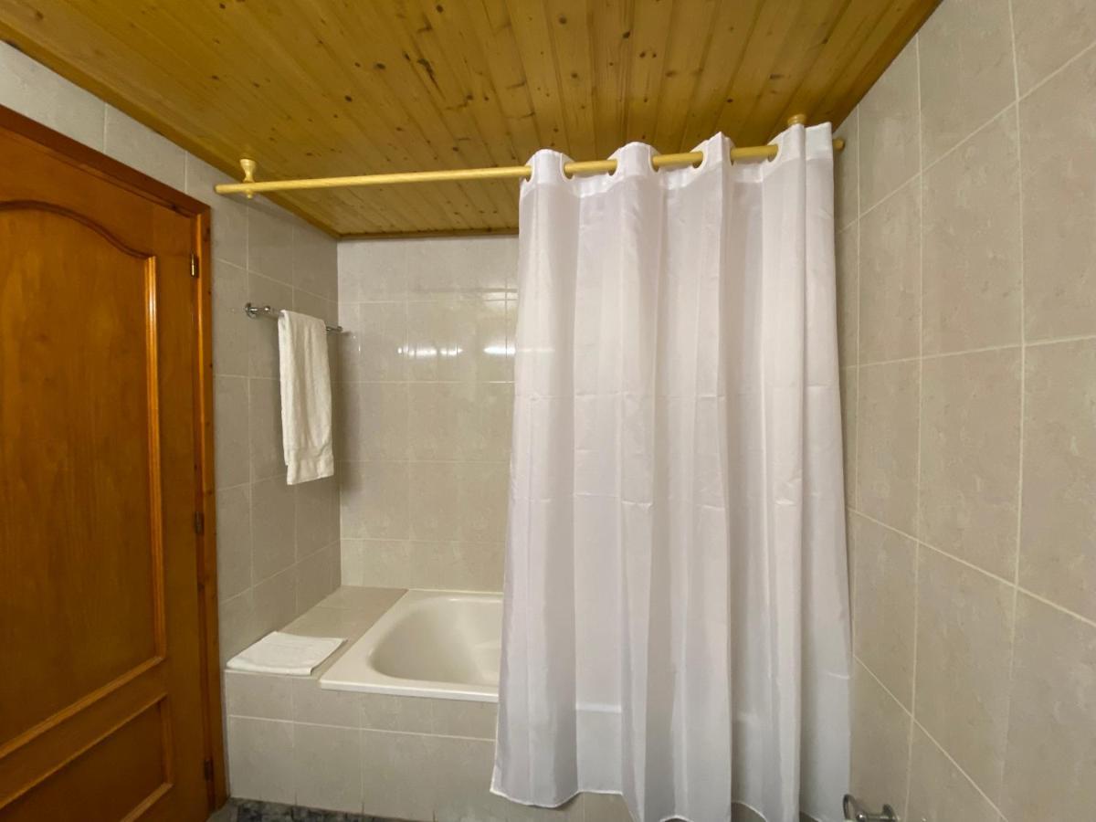 Hotel Rural Cal Amadeu Vilanova d'Escornalbou Exterior foto